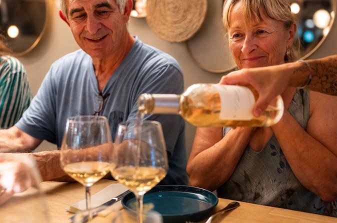 Bordeaux Evening Food Tour with a sommelier