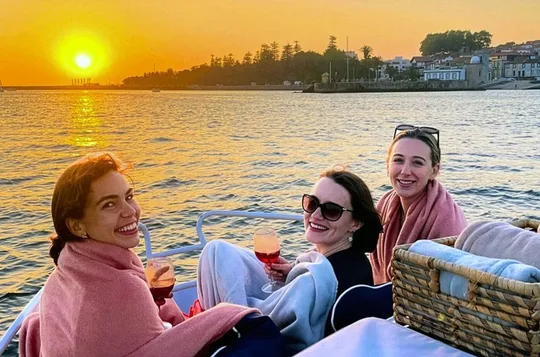Port Private Douro Cruise : 6 Bridges, Sunset, Wine & Snacks