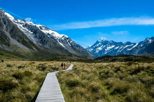 5 Day Circuit: Glaciers, Christchurch & Mt Cook: from Queenstown