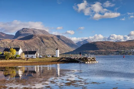 Glasgow: Eilean Donan, Loch Ness & Glenfinnan - 2 Day Tour