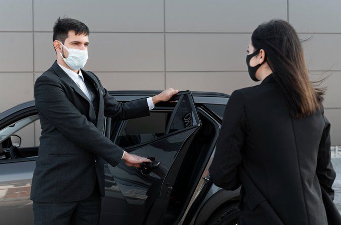 Private Airport Transfer: Hotel → Auckland Airport (AKL)