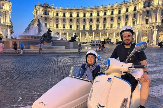 Rome by Vespa Sidecar: Colosseum, Orange Garden &Aventine Keyhole