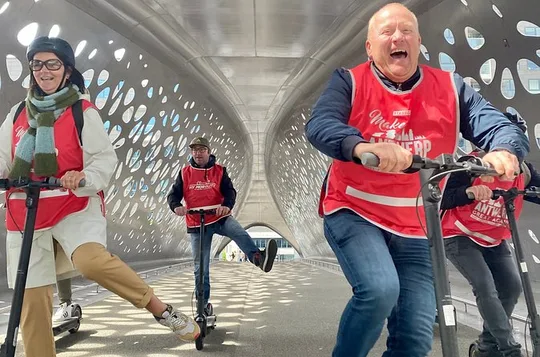 Guided E-kickscooter tour: The big five of Antwerp