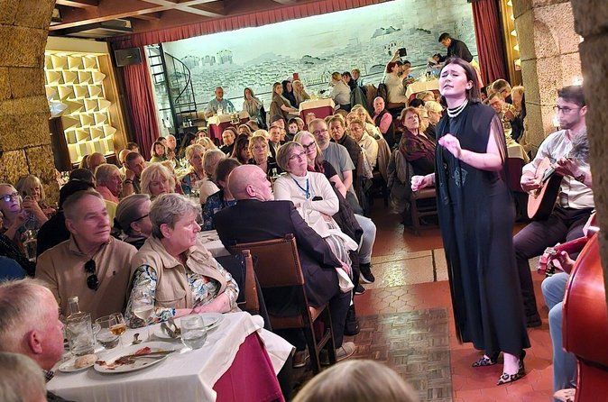 Lisbon Night Experience: Private Tour, Fado & Portuguese Dinner