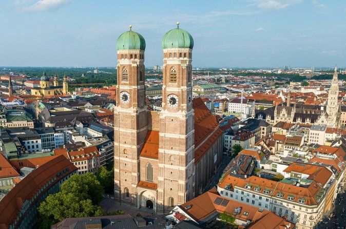 Munich Must-See Attractions Walking Tour with a guide