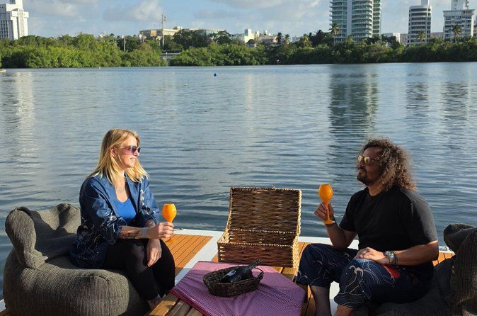 San Juan: Private Floating Picnic Experience in Condado Lagoon
