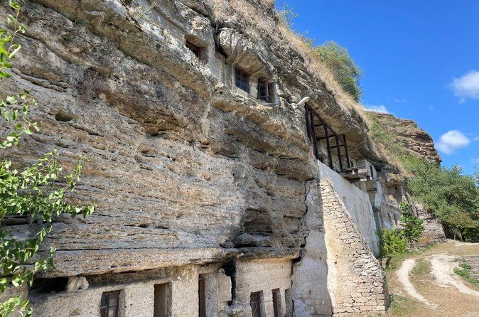 Full-Day Hiking Trip to Tipova Cave Monastery and Lalova Village