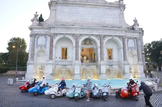 Rome by Vespa Sidecar: Colosseum, Orange Garden &Aventine Keyhole