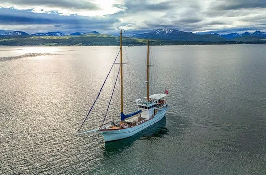 Croisière nocturne au soleil de minuit à Tromsø avec bain à remous et bain polaire