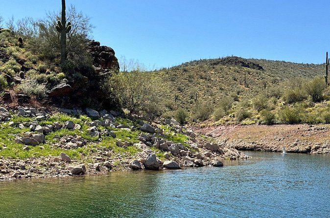 Lake Pleasant Pontoon Cruise with Captain