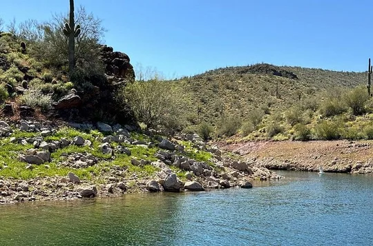 Lake Pleasant Pontoon Cruise with Captain