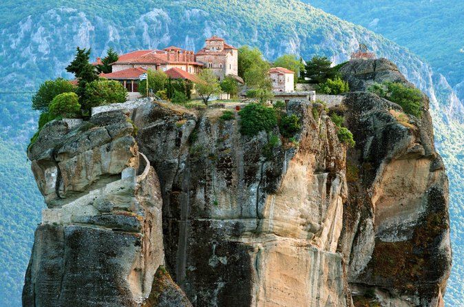 3days: Athens Corinth, Delphi, monasteries, cave, 300 battlefield