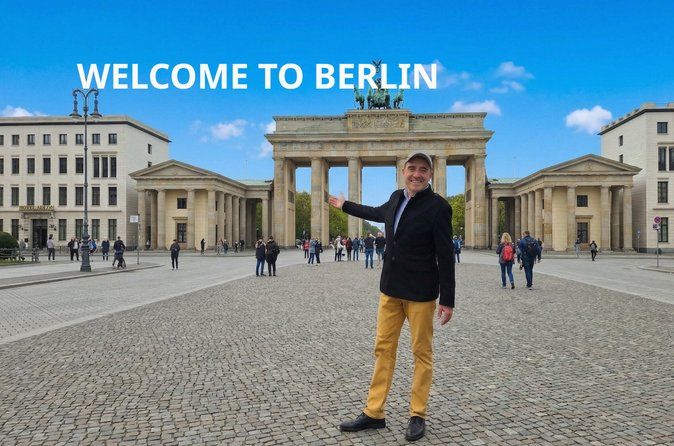 Berlin: Private Highlights Walking Tour with Local Guide and Hotel pickup