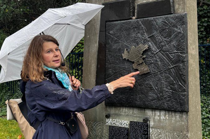 Past Meets Present in Warsaw's Jewish Ghetto