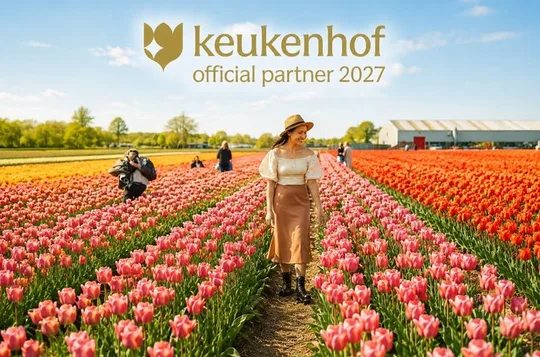 Amsterdam: Day trip to Tulip Farm, Keukenhof + Windmill Cruise