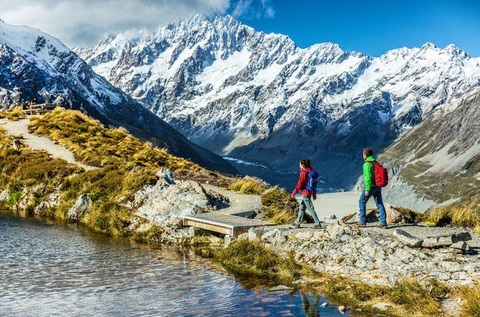 Queenstown to Christchurch: Wānaka, Mt Cook & Tekapo 1-Way Tour