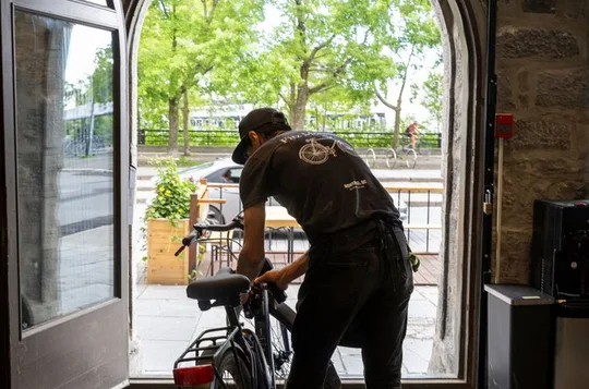 Old Montreal Bike Rental | Plateau Bike Rental - By FITZ MTL