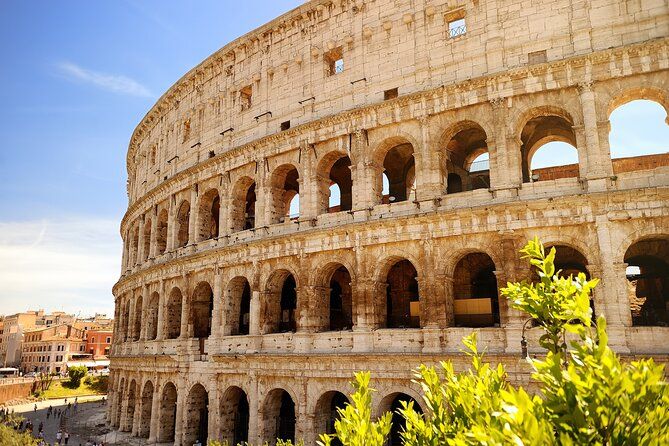 Colosseum Escorted Entrance Combo Pass with Open Bus