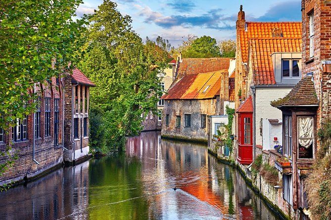 Brussels airport transfer (BRU) from or to Bruges (Van 7 pax)