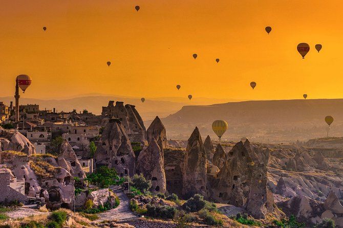 Turkey Tour : Istanbul, Laodicea, Pamukkale, Ephesus, Cappadocia