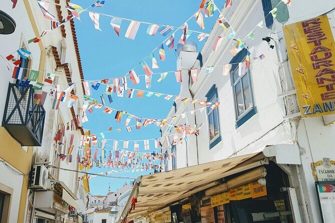 Private Transfer from Lisbon to Albufeira-2 Hours for Sightseeing
