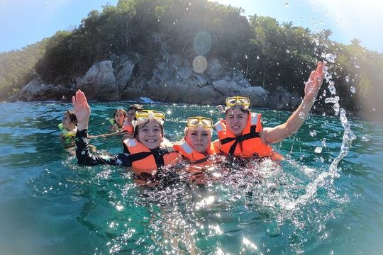 ALL INCLUSIVE Snorkeling and Zipline Cruise