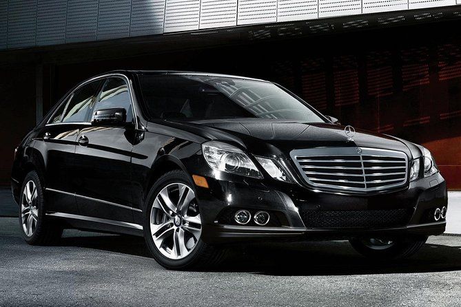 Full day luxury car with driver at disposal in Vienna