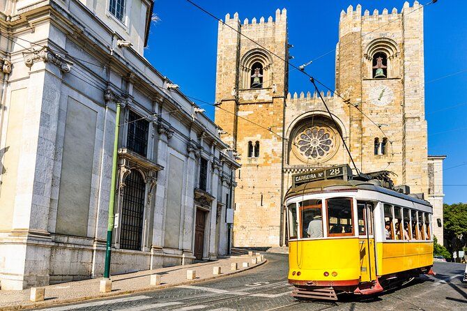3 Day Private Tour - Lisbon, Sintra, Fátima, Nazaré & Óbidos from Lisbon