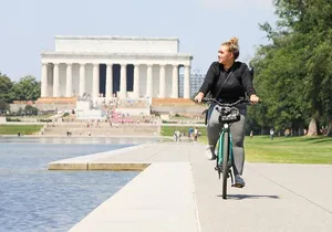 Washington DC eBike Rental with Helmet and Handlebar Bag for 16+