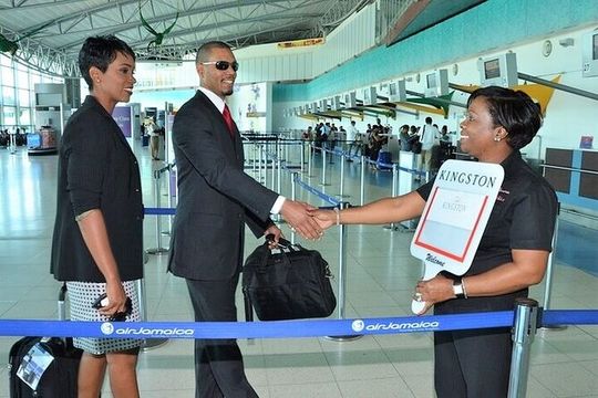 Club Kingston VIP Lounge & Fast Track with Private Roundtrip Airport Transfer