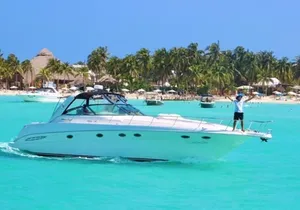 Cruise in Style on our 48 Foot Yacht in Cancun for 15 People