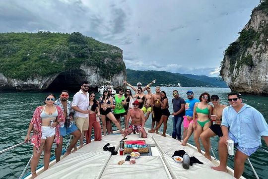 Puerto Vallarta Private Yacht: Half Day Tour (4h)