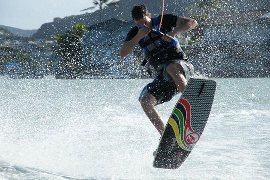 30 Minutes Wakeboarding Private Activity in Hawaii Kai