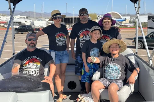 Lake Pleasant Pontoon Cruise with Captain
