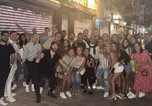 #1 NYC Pub Crawl with Rooftop Clubbing Experience