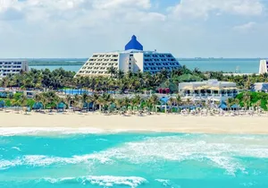 Cancun Airport and The Pyramid at Grand Oasis Private Shuttle