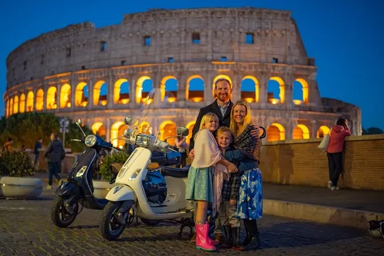 Rome Vespa and Fiat 500 Small Group Tour with Photoshoot option