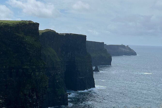 Private Cork City to Dublin Taxi Transfer via Rock of Cashel