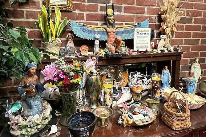 Experience Authentic Salem Séance with Entry Pass