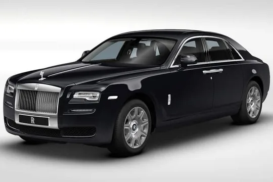 Private Arrival Transfer in a Luxury Rolls Royce from Heathrow Airport to Central London