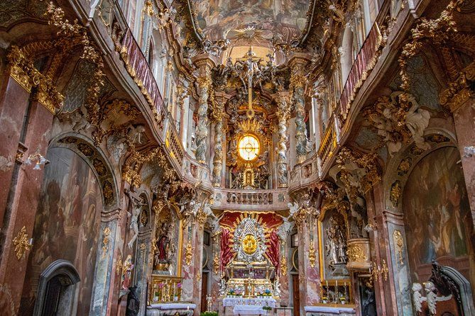Historic Munich: Exclusive Private Tour with a Local