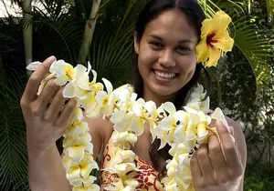 Honeymoon Airport Lei Greeting on Kahului Maui
