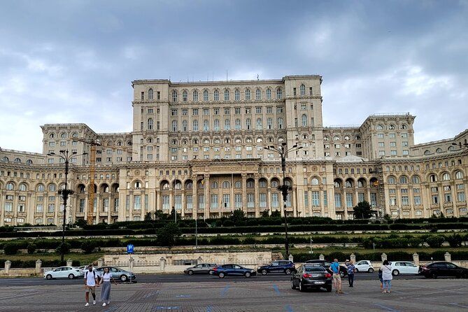 Panoramic tour of Bucharest with visits inside