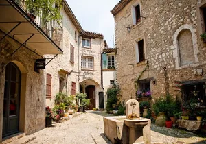 Sightseeing Tour From Cannes to Biot Saint-Paul and Antibes