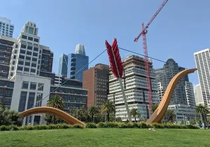 San Francisco Embarcadero Scavenger Hunt Walking Tour and Game