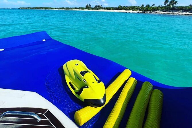 4-Hour Private Yacht Tour on Cayo Icacos