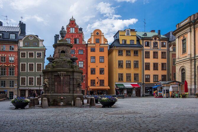 Stockholm’s Splendor: A 6-Hour Walk Through Culture & History
