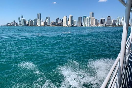 Bayside Marketplace: Cruise of Millionaire Homes & Miami Skyline