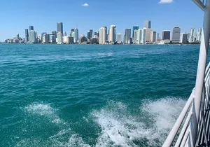 Bayside Marketplace: Cruise of Millionaire Homes & Miami Skyline