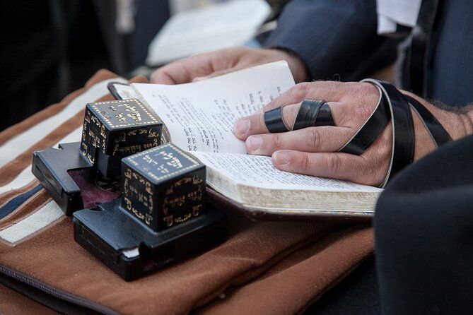 Skip-the-line Great Synagogue and Jewish Museum Private Tour